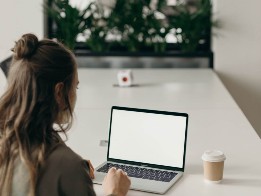 woman-using-laptop-online-coaching